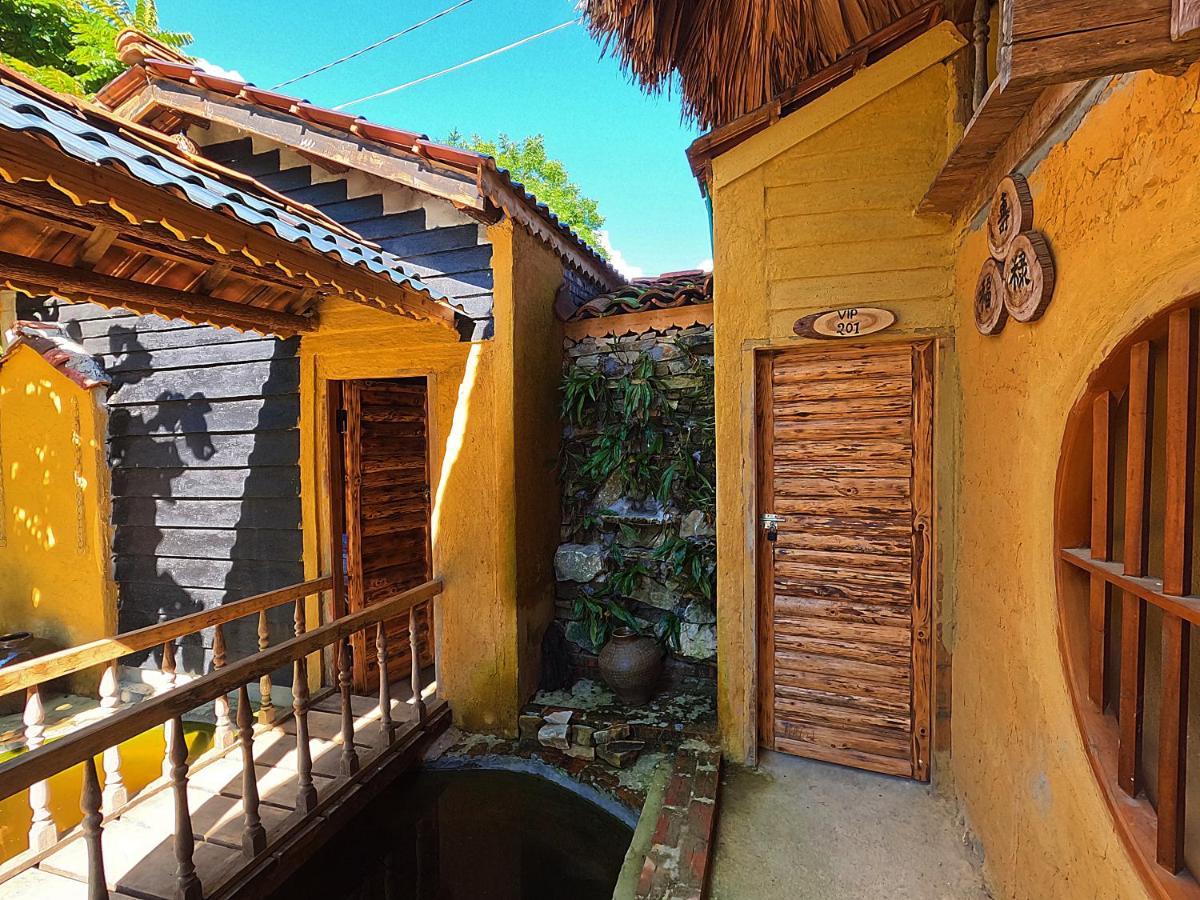 Looc Homestay Ha Giang Exteriör bild
